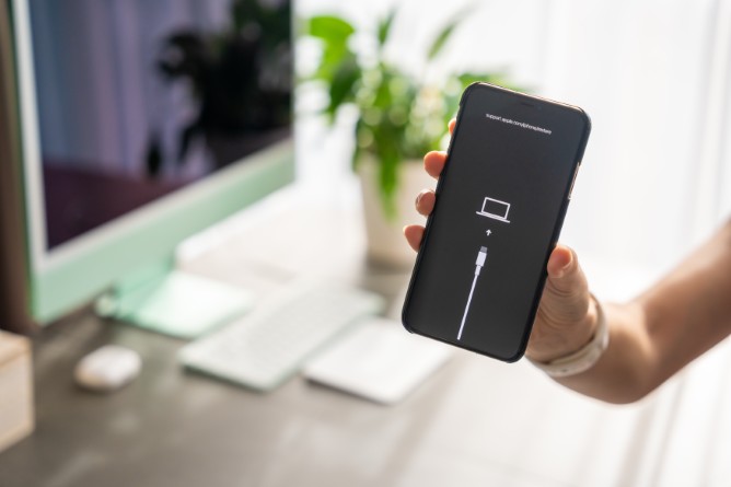 勝手に電源が再起動したり落ちたりする