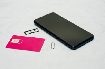 音声SIMではない／SMSオプション未加入